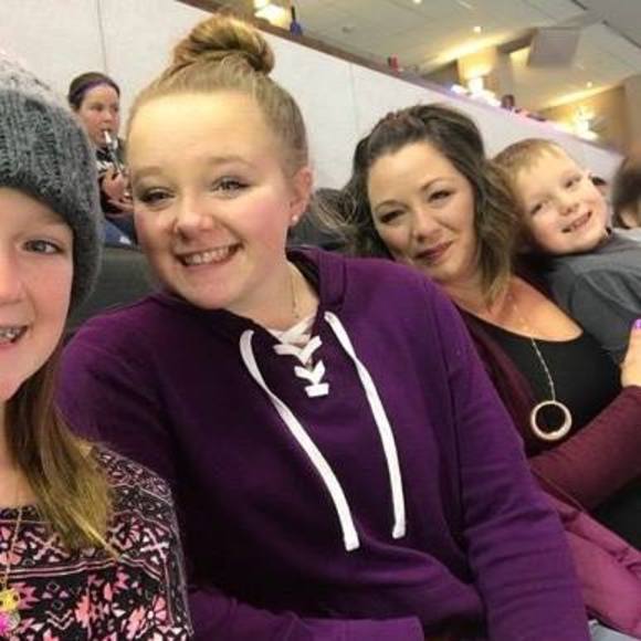 Meet your Posher, Lindsay - Picture 1 of 1